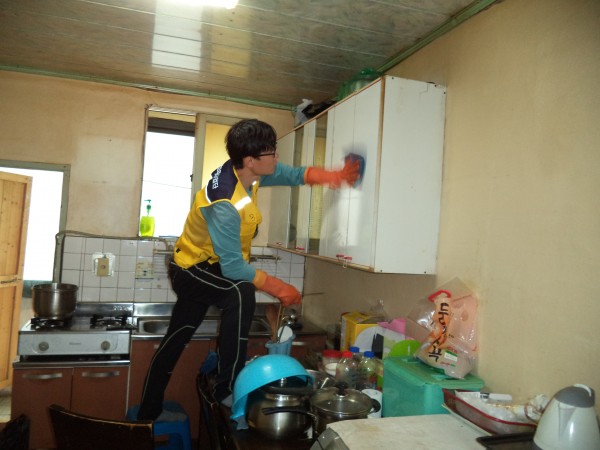 e9d1bc9b18396ef8b75ffb4294a4e90a_1462761